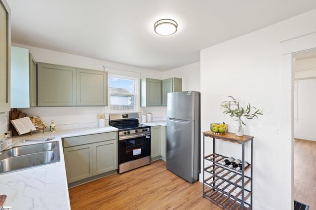 15 Lermann Drive, Greenville, SC 29605