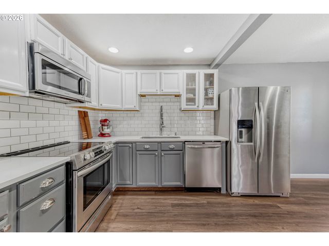66 OSWEGO, Lake Oswego, OR 97035