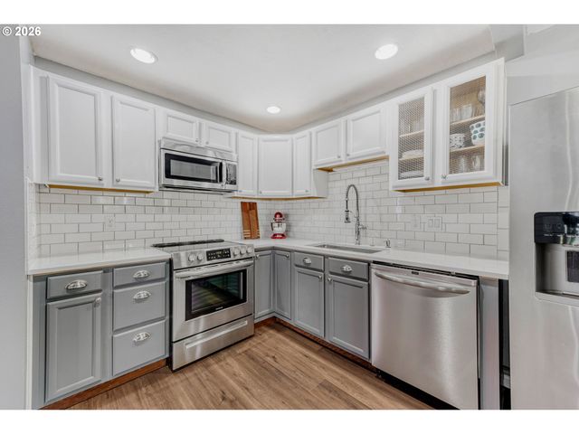 66 OSWEGO, Lake Oswego, OR 97035