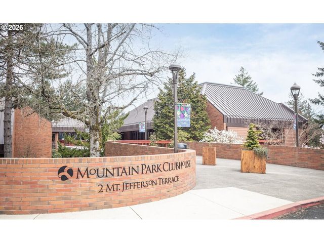 66 OSWEGO, Lake Oswego, OR 97035