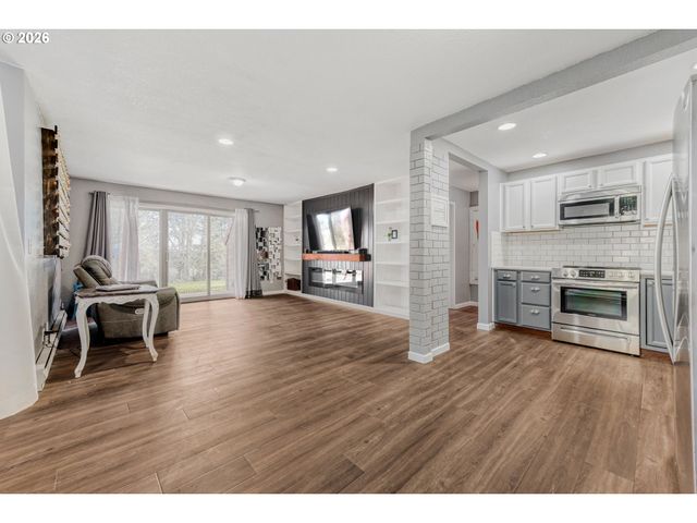 66 OSWEGO, Lake Oswego, OR 97035