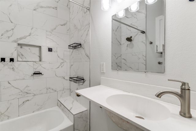 2323 Stoneman Street, Dallas, TX 75215