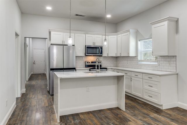 2323 Stoneman Street, Dallas, TX 75215