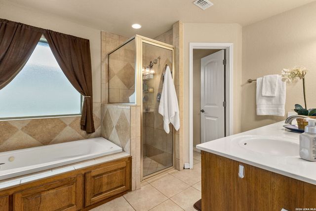 1353 HUNTERS CT, Seguin, TX 78155