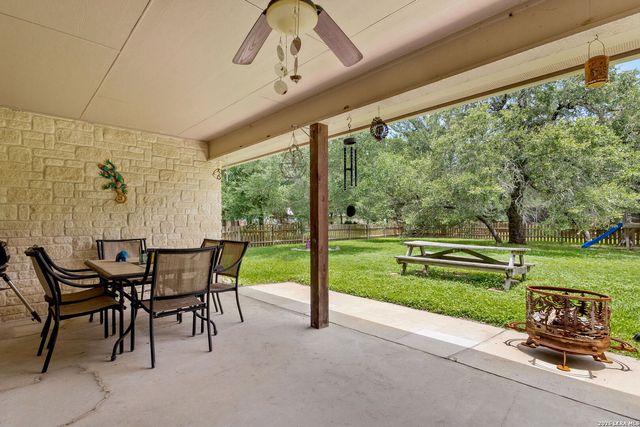 1353 HUNTERS CT, Seguin, TX 78155