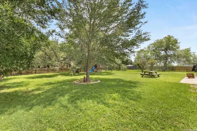 1353 HUNTERS CT, Seguin, TX 78155