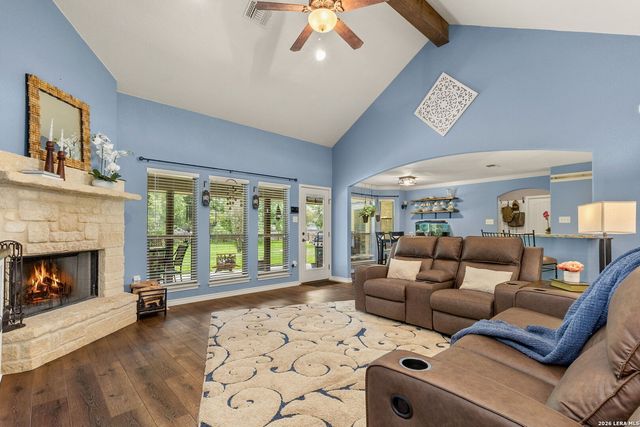 1353 HUNTERS CT, Seguin, TX 78155