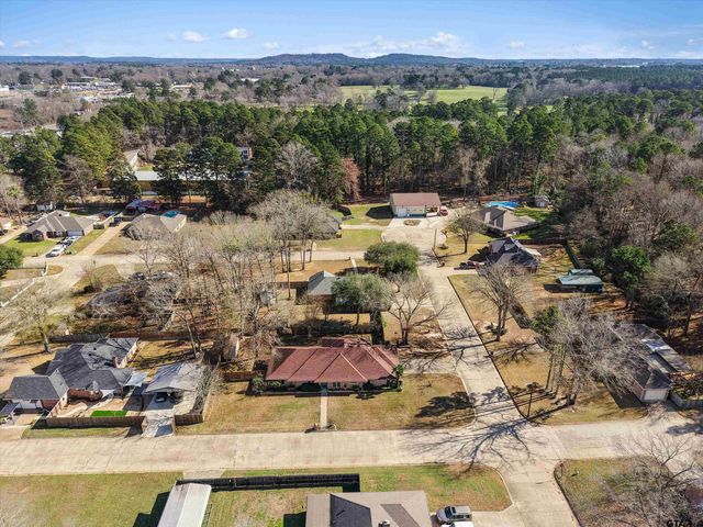 306 Pueblo Dr., Gilmer, TX 75644