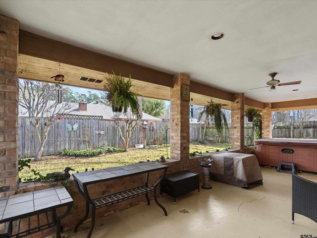 306 Pueblo Dr., Gilmer, TX 75644