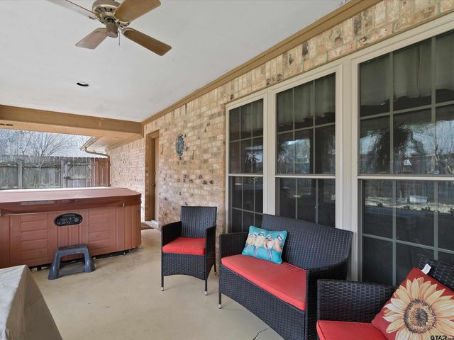 306 Pueblo Dr., Gilmer, TX 75644