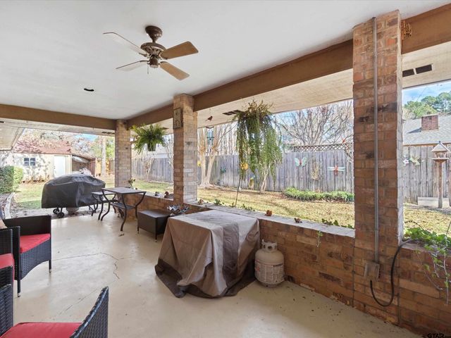 306 Pueblo Dr., Gilmer, TX 75644