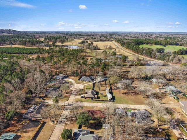 306 Pueblo Dr., Gilmer, TX 75644