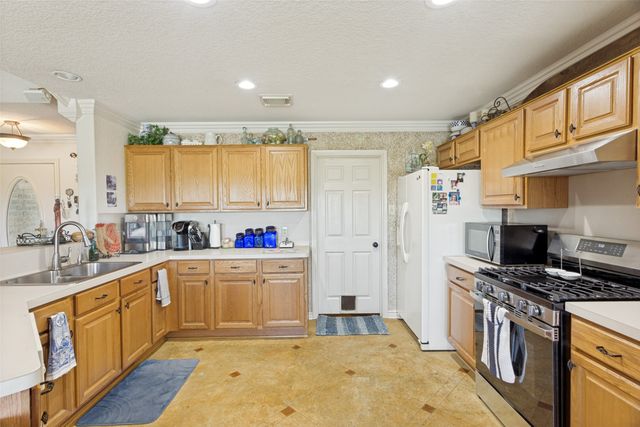108 Gladdis Lane, Springtown, TX 76082