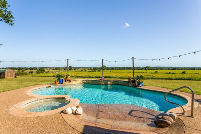 108 Gladdis Lane, Springtown, TX 76082