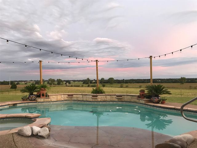 108 Gladdis Lane, Springtown, TX 76082