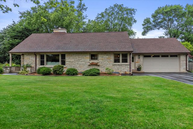 9065 N Tennyson DRIVE, Bayside, WI 53217