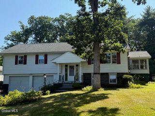 20 Bruce Drive, Glenville, NY 12008