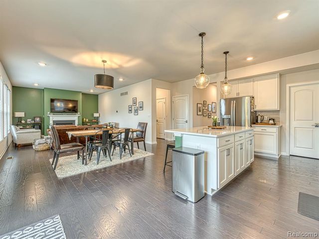 2750 Salt Springs Drive, Saline, MI 48176