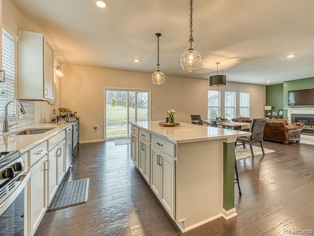 2750 Salt Springs Drive, Saline, MI 48176