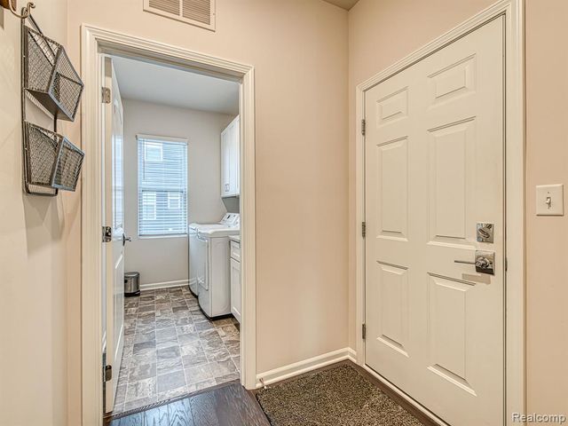 2750 Salt Springs Drive, Saline, MI 48176