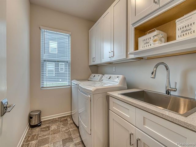 2750 Salt Springs Drive, Saline, MI 48176