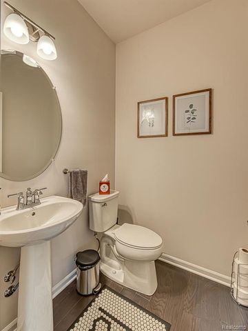 2750 Salt Springs Drive, Saline, MI 48176