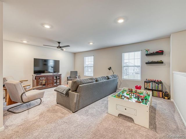 2750 Salt Springs Drive, Saline, MI 48176