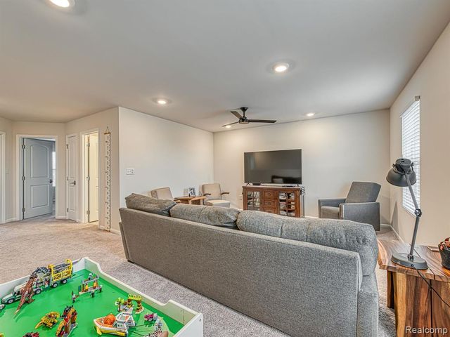 2750 Salt Springs Drive, Saline, MI 48176