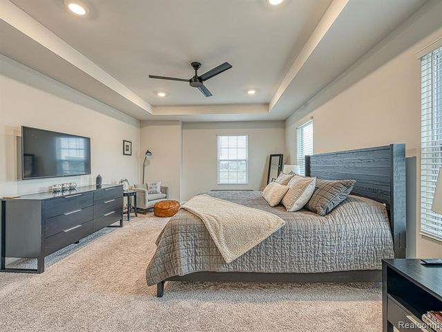 2750 Salt Springs Drive, Saline, MI 48176