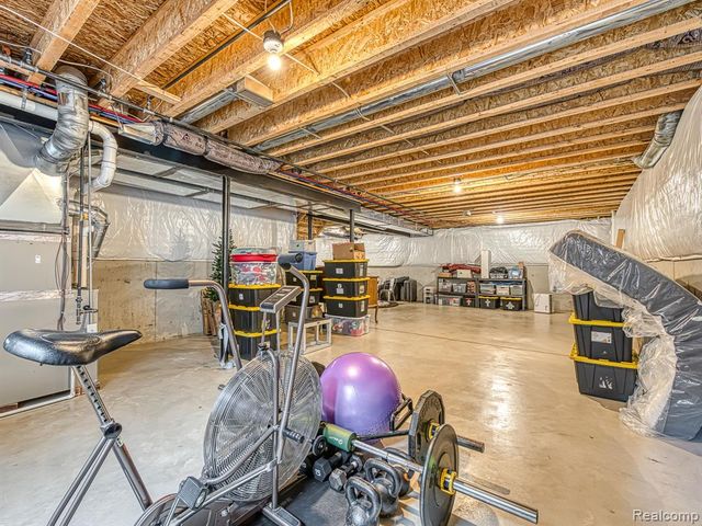 2750 Salt Springs Drive, Saline, MI 48176