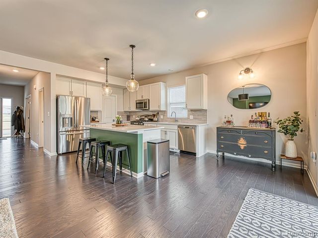 2750 Salt Springs Drive, Saline, MI 48176