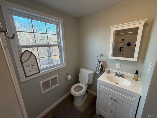 182 Shelter Ln, Amherst, VA 24521