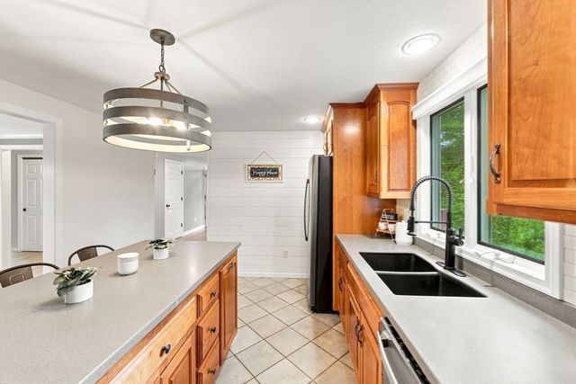 115 Sutton Rd, Webster, MA 01570