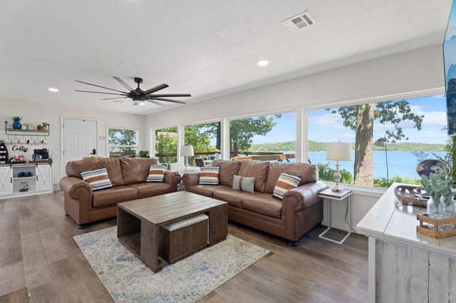 24721 S 613 Road, Grove, OK 74344