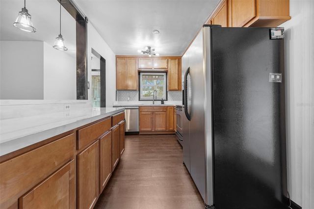 15204 MONET DRIVE, Tampa, FL 33613