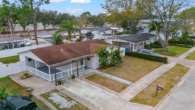 15204 MONET DRIVE, Tampa, FL 33613