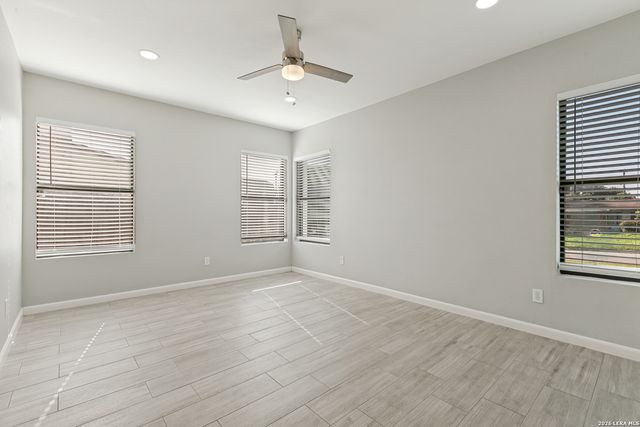 211 BEVERLY DR, San Antonio, TX 78228
