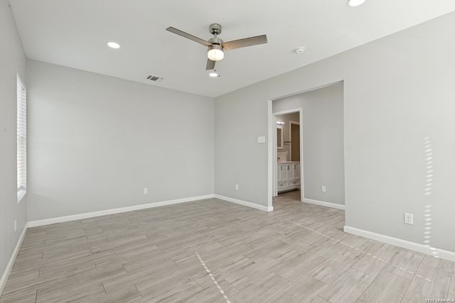 211 BEVERLY DR, San Antonio, TX 78228