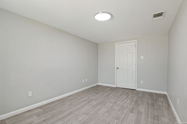 211 BEVERLY DR, San Antonio, TX 78228