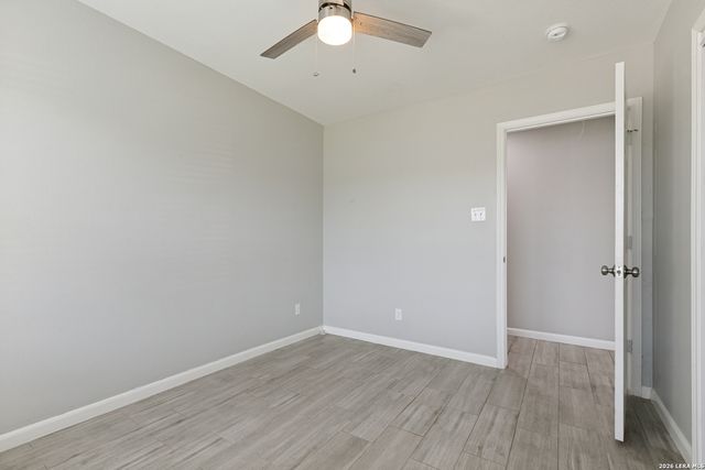 211 BEVERLY DR, San Antonio, TX 78228