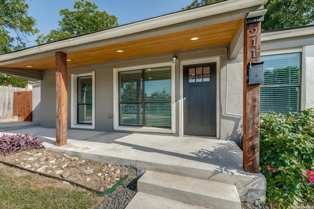 211 BEVERLY DR, San Antonio, TX 78228