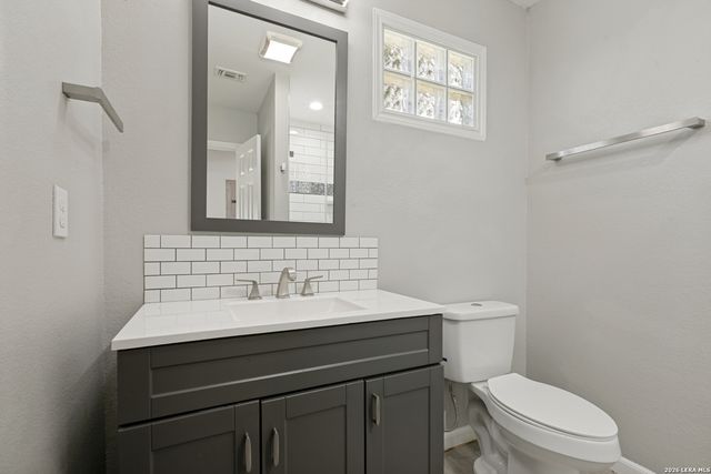 211 BEVERLY DR, San Antonio, TX 78228