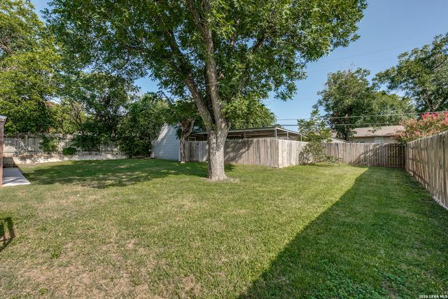 211 BEVERLY DR, San Antonio, TX 78228