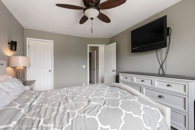 1316 McDowell Road 203, Naperville, IL 60563