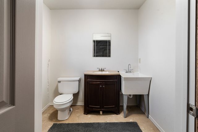 374 County Road 42530, Paris, TX 75462