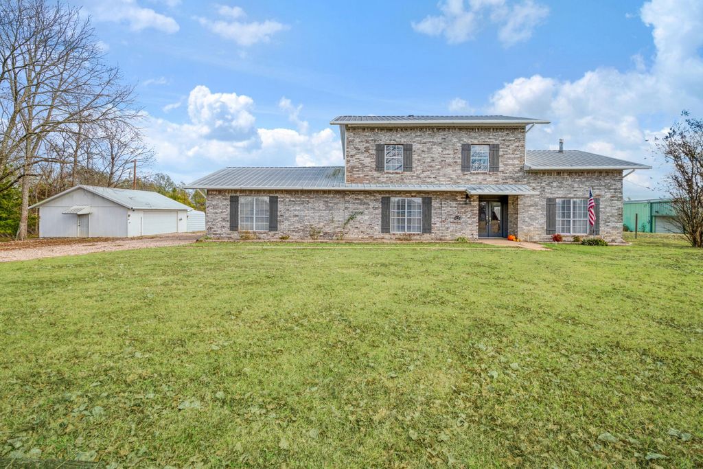 374 County Road 42530, Paris, TX 75462