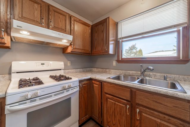 1346 Essex Drive, Chesterton, IN 46304