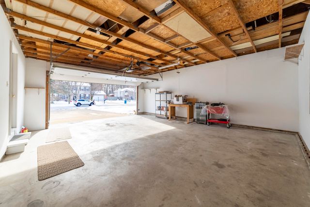 1346 Essex Drive, Chesterton, IN 46304