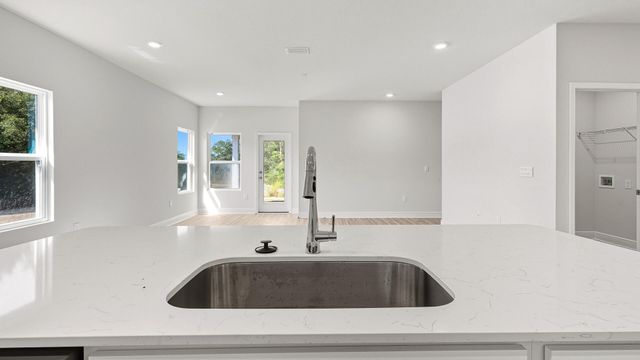 8075 Fox Hunt Drive, Milton, FL 32583
