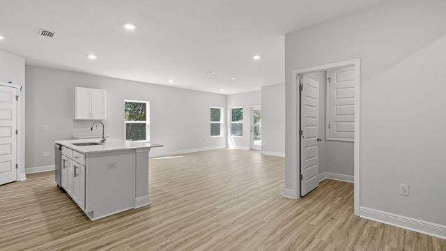 8075 Fox Hunt Drive, Milton, FL 32583